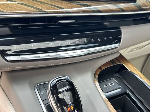 Used 2021 Cadillac Escalade Premium Luxury Platinum image 27