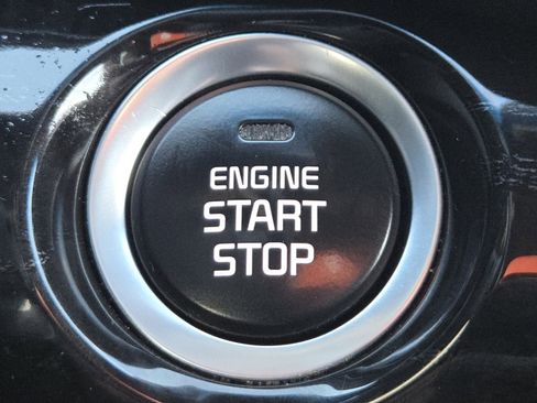 Used 2015 Kia Sorento SX image 32