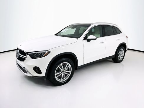 New 2026 Mercedes-Benz GLC 300 image 3