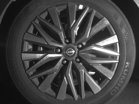 Used 2025 Nissan Altima 2.5 SV image 12