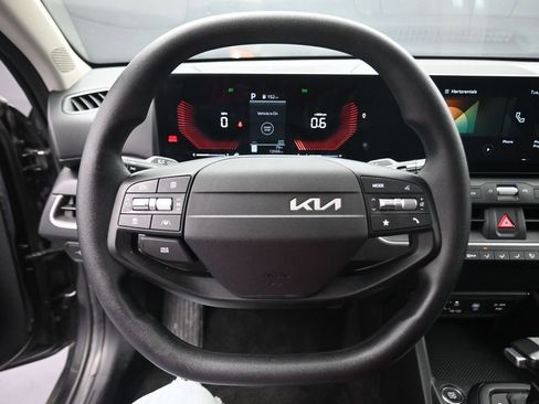 Used 2025 Kia K4 LXS image 6