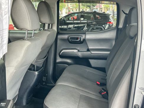Used 2018 Toyota Tacoma SR5 RWD image 18