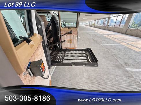 Used 1996 Dodge B2500 RWD image 3