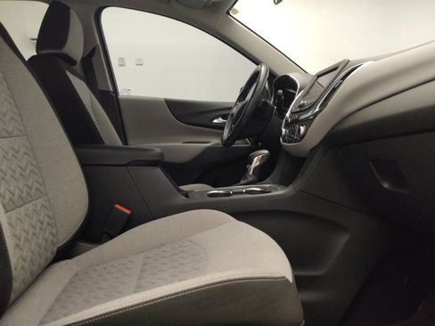 Used 2022 Chevrolet Equinox LT FWD image 21