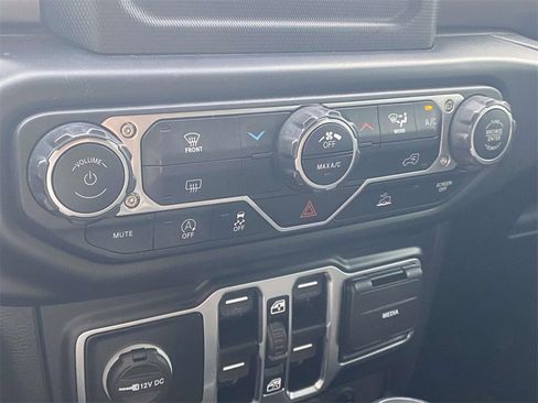 Used 2022 Jeep Wrangler Unlimited Sport image 23