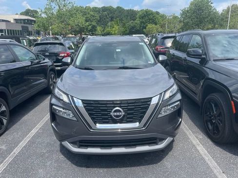 Used 2022 Nissan Rogue SV FWD image 3