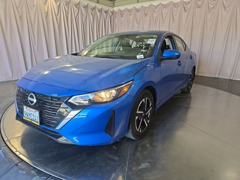 Used 2024 Nissan Sentra SV FWD image 3