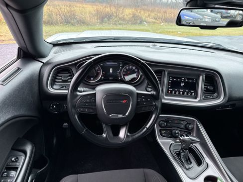 Used 2021 Dodge Challenger SXT image 15
