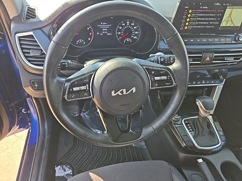 Used 2023 Kia Seltos S w/ Navigation Package image 41