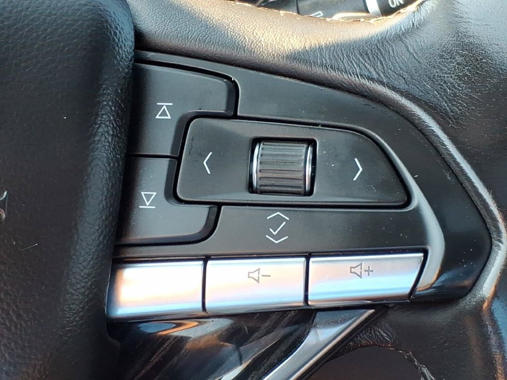 Used 2023 Cadillac XT6 Premium Luxury w/ Technology Package AWD/4WD image 25