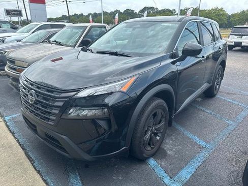 Certified 2026 Nissan Rogue SV FWD image 1