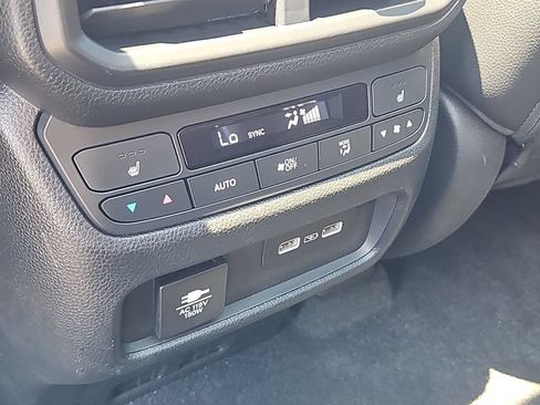 Certified 2023 Honda Pilot Elite image 23