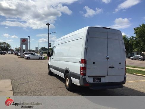 Used 2014 Freightliner Sprinter 2500 image 4