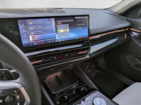 Used 2024 BMW 530i w/ M Sport Package image 15