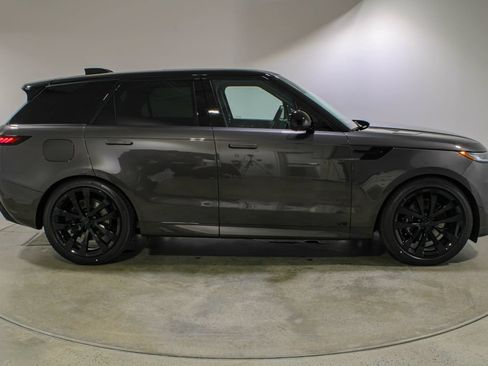 New 2026 Land Rover Range Rover Sport Dynamic SE AWD/4WD image 6