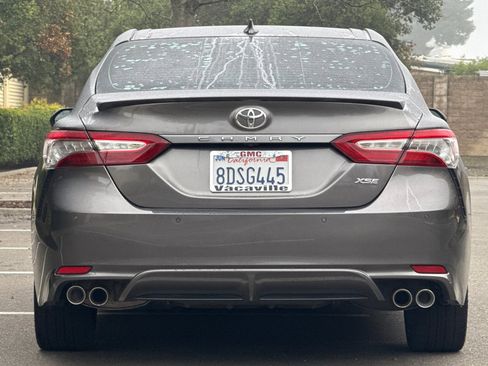 Used 2018 Toyota Camry XSE image 6