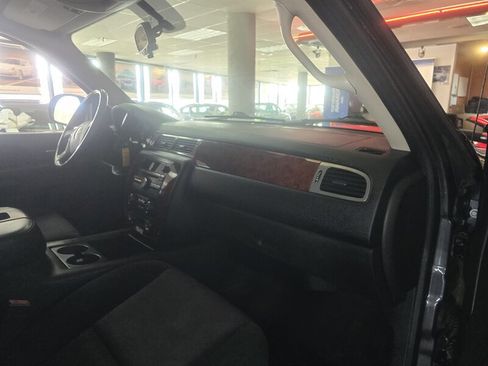 Used 2011 Chevrolet Avalanche LS image 12