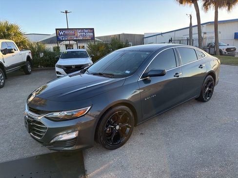 Used 2021 Chevrolet Malibu LT image 2