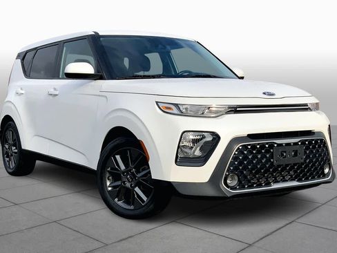 Used 2021 Kia Soul EX image 2