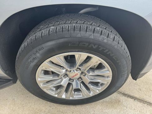 Used 2025 GMC Yukon Denali AWD/4WD image 39