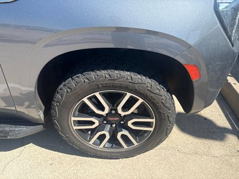 Used 2021 GMC Yukon AT4 w/ Rear Media and Nav Package AWD/4WD image 3
