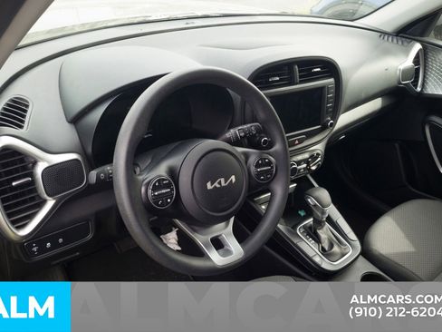 Used 2025 Kia Soul LX w/ LX Technology Package image 5