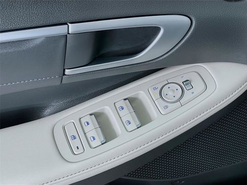 Used 2025 Hyundai Sonata Limited image 22