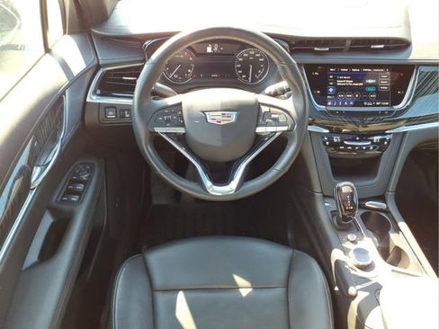 Used 2024 Cadillac XT6 Premium Luxury w/ LPO, Floor Liner Package FWD image 19