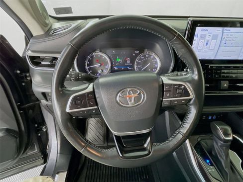 Used 2022 Toyota Highlander Platinum image 14