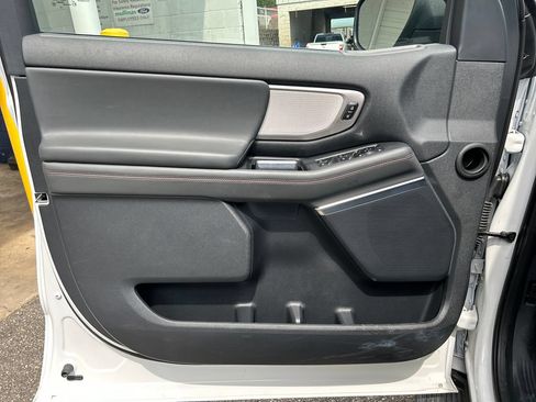 Used 2025 Ford Expedition Active RWD image 9