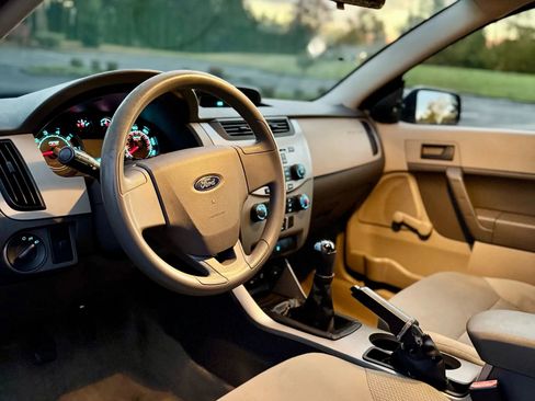Used 2008 Ford Focus S image 3