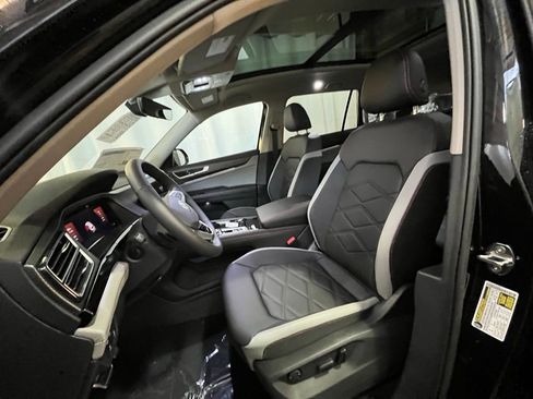 New 2026 Volkswagen Atlas Peak Edition AWD/4WD image 10