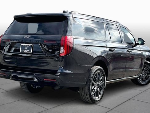 Used 2025 Ford Expedition Max Platinum w/ Stealth Performance Package image 17