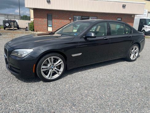 Used 2013 BMW 750Li RWD image 2
