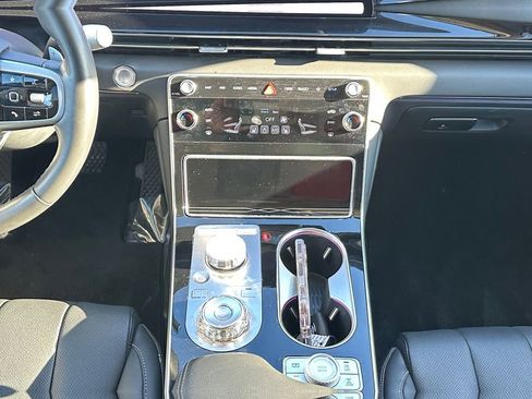 Used 2025 Genesis GV80 2.5T Standard image 11