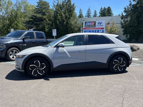 Certified 2024 Hyundai Ioniq 5 SEL RWD image 2