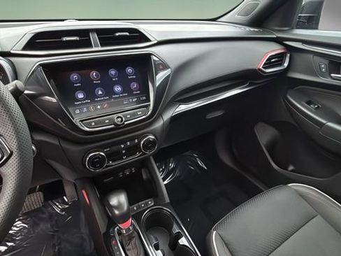 Used 2022 Chevrolet TrailBlazer RS w/ Sun and Liftgate Package image 25