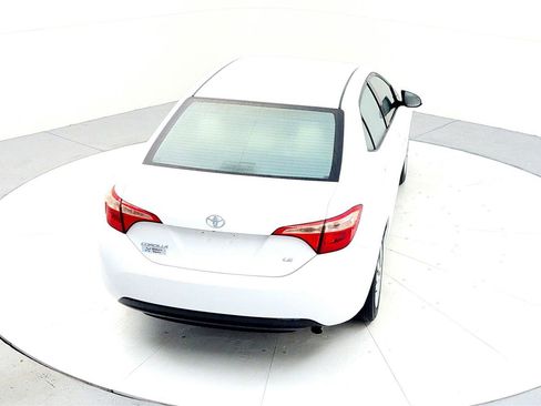Certified 2018 Toyota Corolla LE image 17