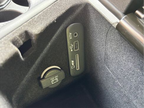 Used 2015 Dodge Challenger SRT Hellcat RWD image 35