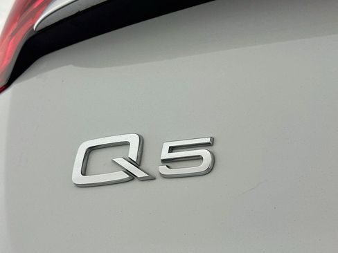 Used 2021 Audi Q5 2.0T Premium w/ Convenience Package AWD/4WD image 10