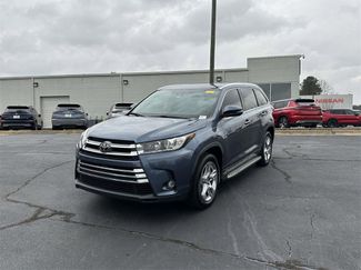 Used 2019 Toyota Highlander Limited video 3