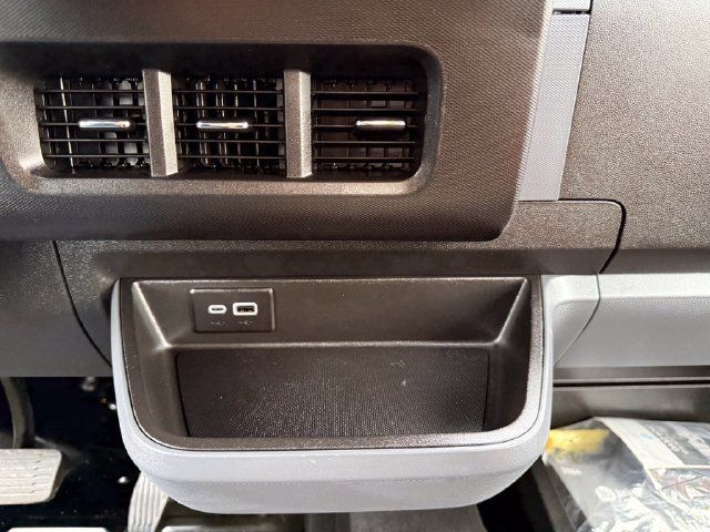 Used 2024 Chevrolet Brightdrop 400 w/ Commercial Equipment Package AWD/4WD image 19