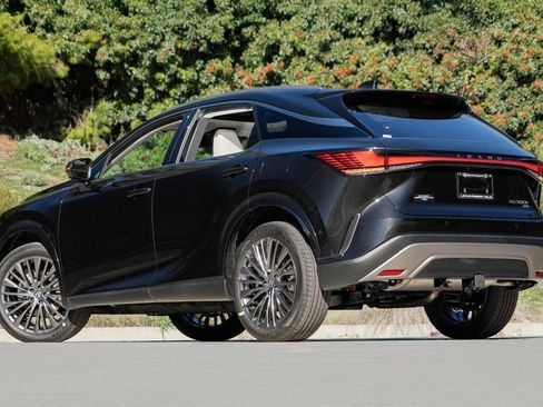 New 2026 Lexus RX 450h Luxury image 2