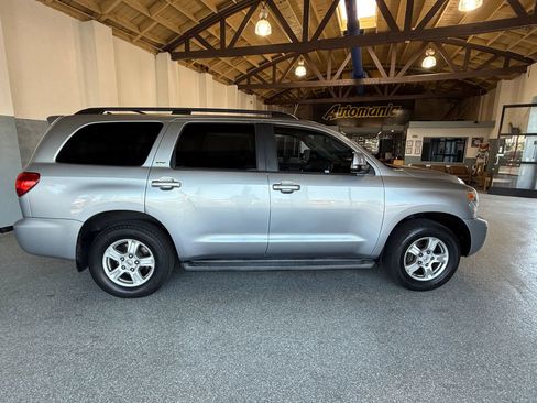 Used 2012 Toyota Sequoia SR5 w/ Premium Pkg RWD image 8