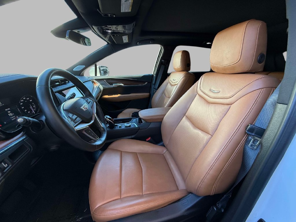Used 2023 Cadillac XT5 Premium Luxury AWD/4WD image 2