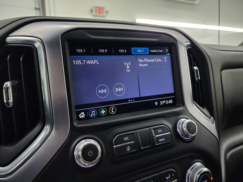 Used 2019 GMC Sierra 1500 SLE image 40