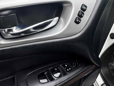 Used 2020 Nissan Pathfinder SL image 22