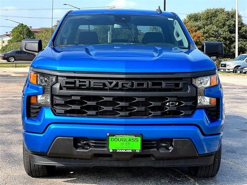 Used 2022 Chevrolet Silverado 1500 Custom image 3