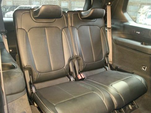 Used 2023 Jeep Grand Cherokee L Overland image 16