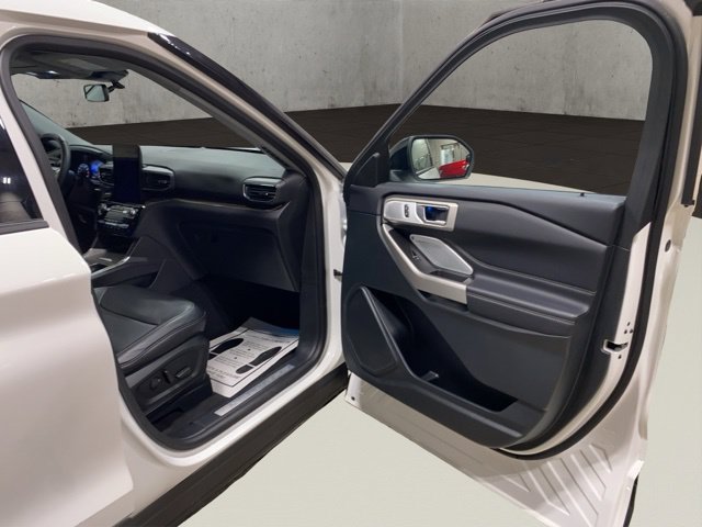 Certified 2024 Ford Explorer Limited w/ Limited Technology Package AWD/4WD image 19